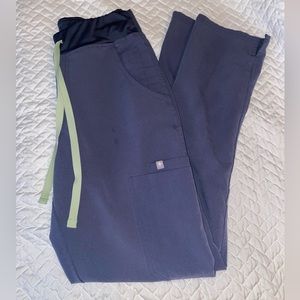 ✨ FIGS XS Scrub bottoms✨